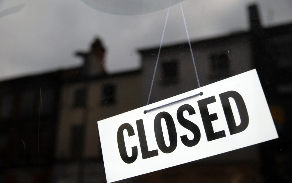 Closed sign graphic