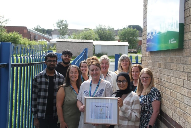 BwD Young Inspectors award Gold to Earcroft Centre