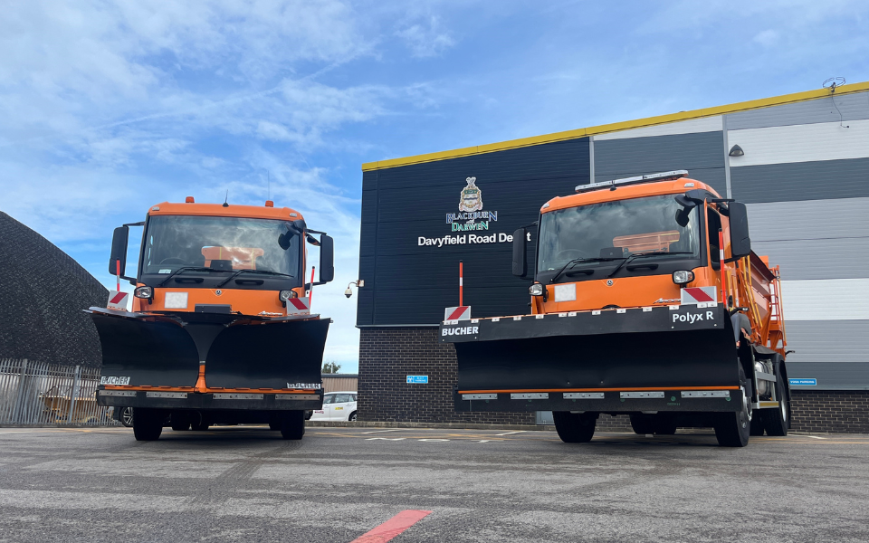 Two orange gritters.